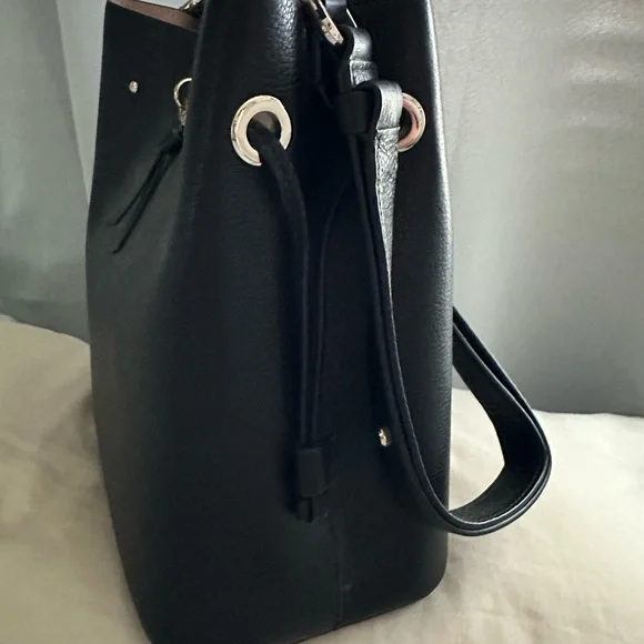 NEW Black Shoulder Bag with Gold Emblem and Textured Fabric - Picture 2 of 5